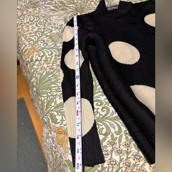 Neslay Black and Cream Polka Dot Accordion Material Jacket from Paris - Picture 9 of 11